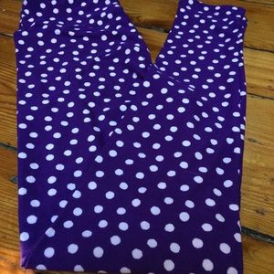 Lularoe OS purple polka dot leggings!
